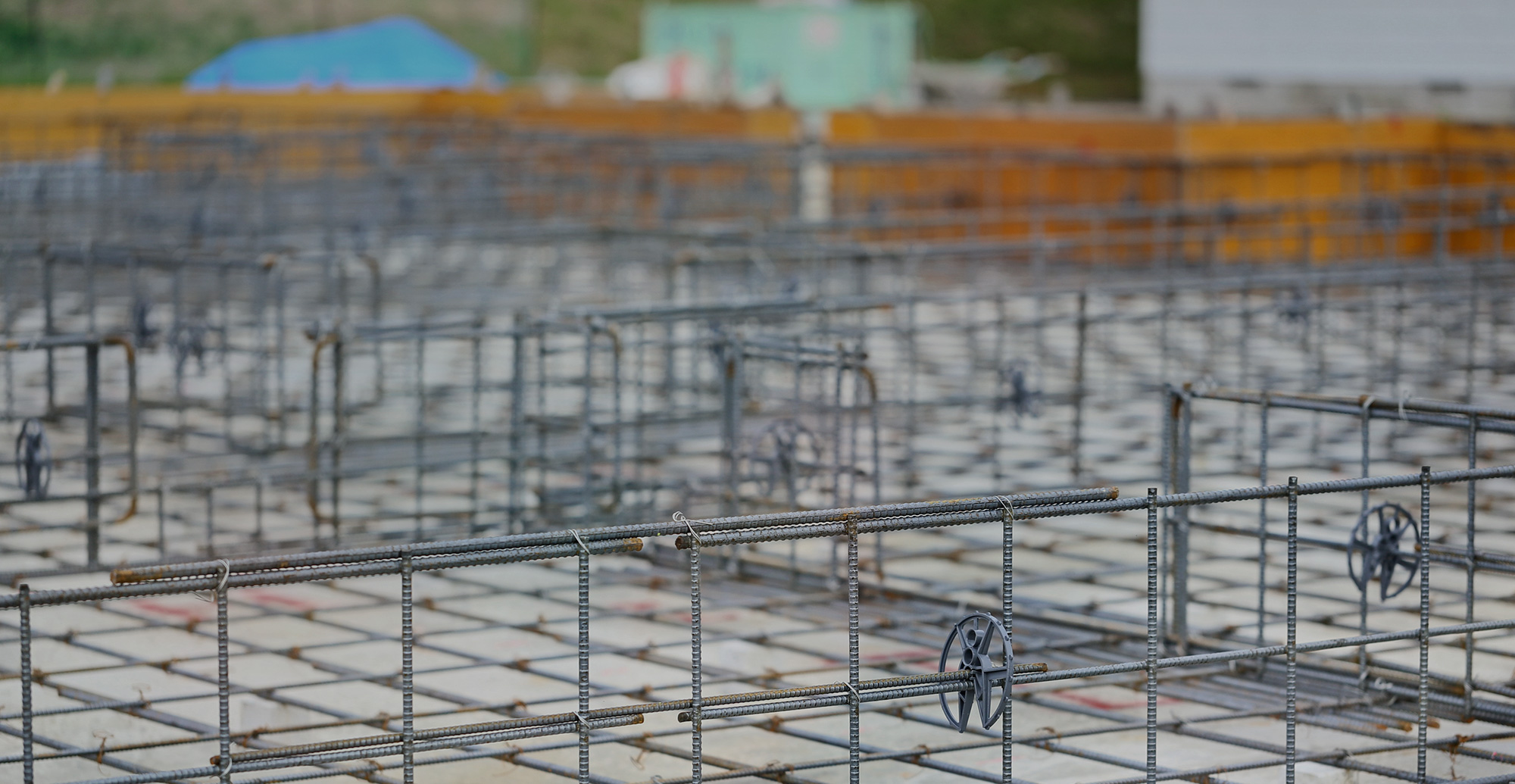 基礎工事・コンクリート圧送工事で、街づくりを支えています 建物の基礎から、安心をつくる仕事です